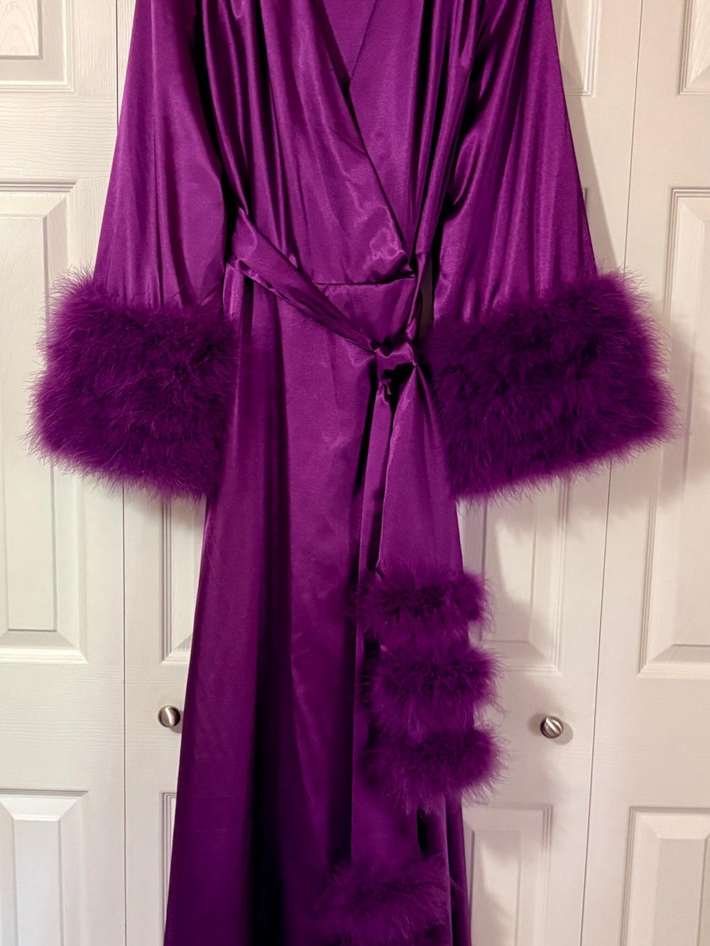 Luxurious Purple Satin Evening Dress with Feather Trim - Picture 2 of 3